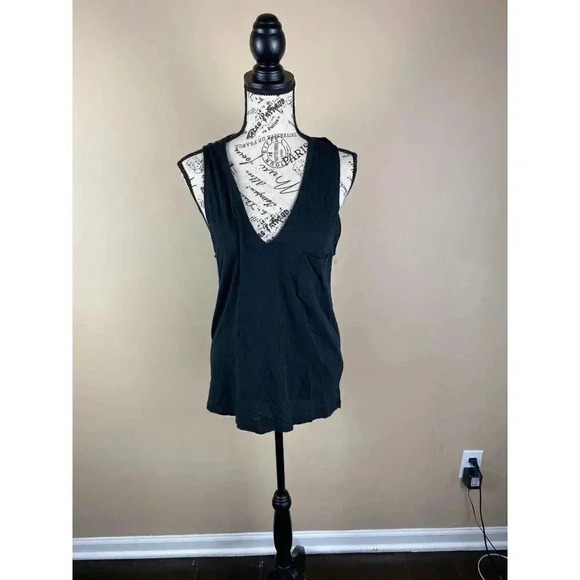 3/$25 Bundle of Women's Tee shirt - Picture 1 of 10